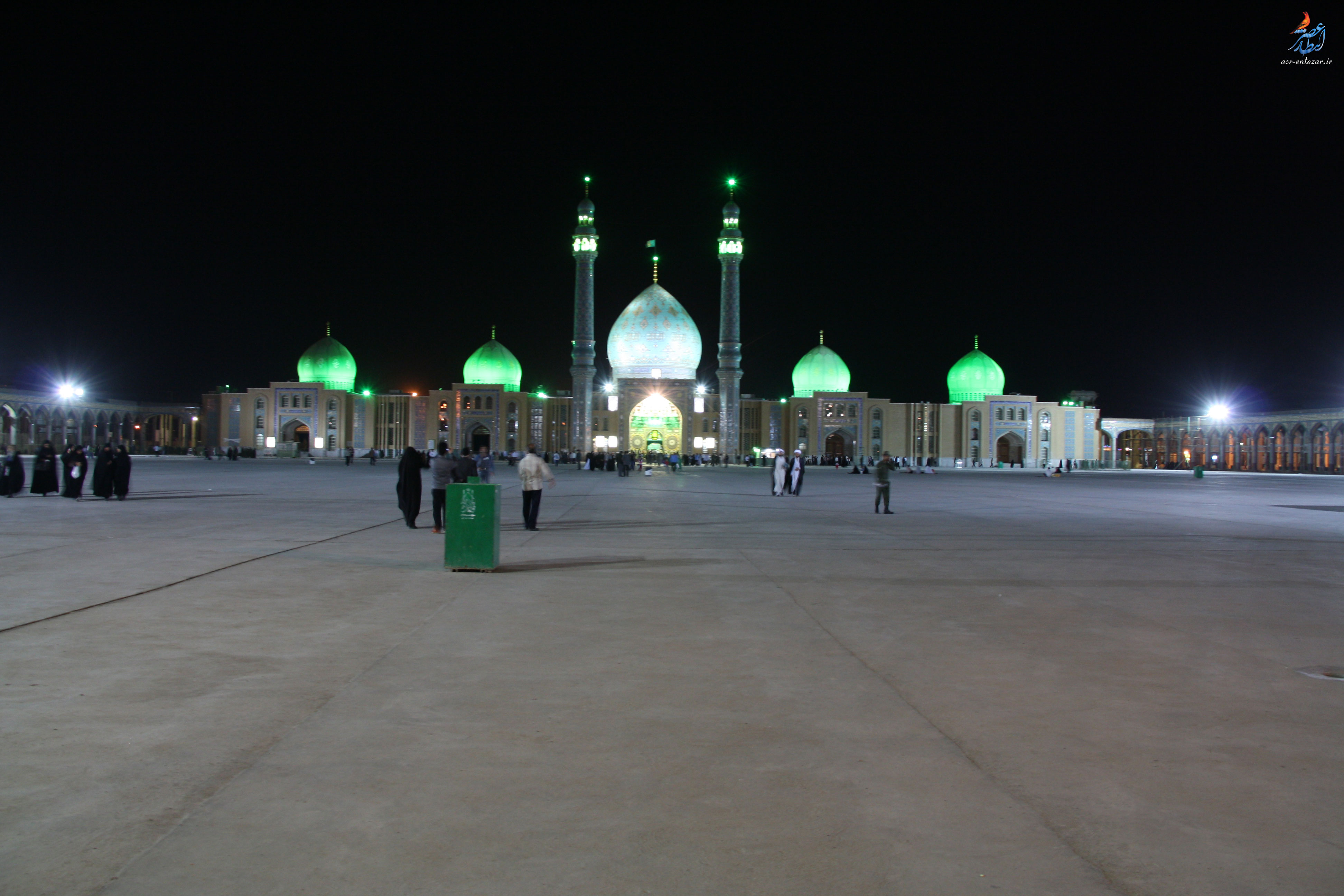 تصاویر مسجد جمکران در شب