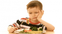 علت امتناع کودک از غذا خوردن