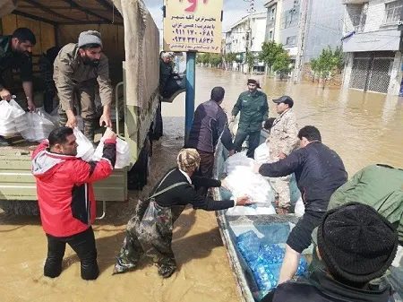 خدمت کردن به سیل زدگان گلستان